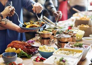 Làm thế nào để đặt tiệc buffet tại nhà một cách chuyên nghiệp và hoàn hảo nhất?